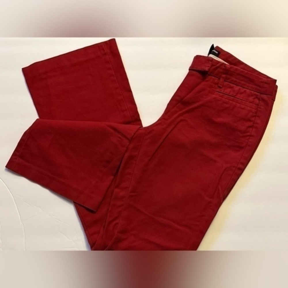 Delia collection, modern fit, size 2, red, women’s kakis, flare leg